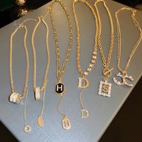 Estilo Vintage Letra Aleación Embutido Perlas Artificiales Diamantes De Imitación Mujeres Collar 1 Pieza main image 1