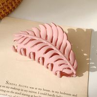 Fashion Leaves Plastic Resin Stoving Varnish Hair Claws 1 Piece sku image 2