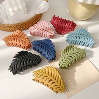 Fashion Leaves Plastic Resin Stoving Varnish Hair Claws 1 Piece main image 3