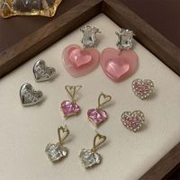 Retro Forma De Corazón Plateado Embutido Perlas Artificiales Diamantes De Imitación Mujeres Aretes 1 Par main image 4