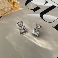 Retro Heart Shape Silver Plated Inlay Artificial Pearls Rhinestones Women's Earrings 1 Pair sku image 1