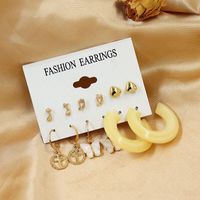 Simple Style Geometric Alloy Resin Inlay Artificial Pearls Rhinestones Women's Hoop Earrings 1 Set sku image 11