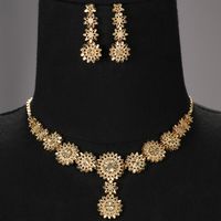 1 Jeu Rétro Fleur Le Cuivre Placage Unisexe Des Boucles D'oreilles Collier Ensemble De Bijoux sku image 4