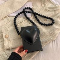 Cuir Noir Perle Chaîne Coeur Forme Boîte Sac Nouvelle Mode Mode Une Épaule Sac De Messager 17*12*5 Cm main image 1