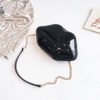 Fashion Dinner Bag Lips Crossbody Glossy Patent Leather Bag Chain Red Lips Banquet Bag 10*14*4cm sku image 2