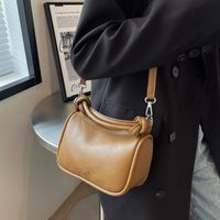 Simple Pu Women's Bag 2022 Spring New Korean Portable Messenger Bag 22*10*14cm main image 5