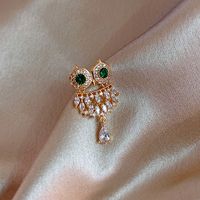 Flower Pearl Brooch Female Suit Anti-light Button Korean Fashion Pin Brooch Female main image 4