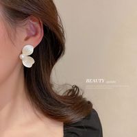 Fashion Inlaid Pearl Petal Solid Color Earrings Wholesale main image 3