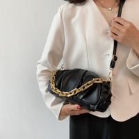 Folded Chain Bucket Bag 2022 New Women's One Shoulder Messenger Bag Cloud Bag23*13*10cm main image 3