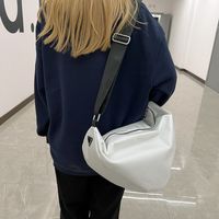 Simple Large-capacity Chest Bag Large Fashion Messenger Dumpling Bag 49*20*29cm main image 5