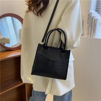 Retro Small Bag 2022 New Trendy Fashion Hand-held Messenger Bag 21*18.5*11cm main image 3