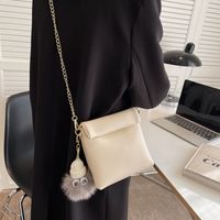 2022 Spring New Fashion Chain Messenger Bag Simple Ladies Small Bag 17*17.5*8cm sku image 3
