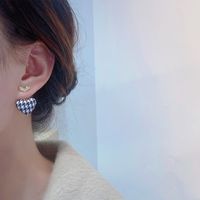 Fashion Simple  Houndstooth Heart-shaped Earrings Retro Alloy Earrings main image 4