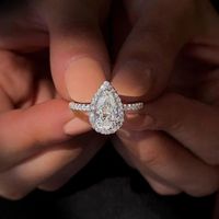 Kreative Funkelnde Tropfen Förmige Kupfer Zirkon Hochzeit Ring Damen Hochzeit Schmuck Großhandel main image 4