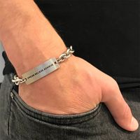 Pulsera De Hombre De Marca Curvada Cuadrada De Acero De Titanio, Joyería De Mano Con Letras Simples main image 1