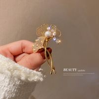Electroplating Zircon Pearl Ginkgo Leaf Brooch Fan-shaped Micro-inlaid Corsage Copper Clothes Accessories main image 3