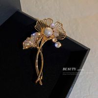 Electroplating Zircon Pearl Ginkgo Leaf Brooch Fan-shaped Micro-inlaid Corsage Copper Clothes Accessories main image 5