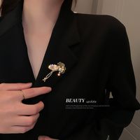 Electroplating Zircon Pearl Ginkgo Leaf Brooch Fan-shaped Micro-inlaid Corsage Copper Clothes Accessories main image 6