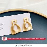 Mode Metall Design Ohrringe Unregelmäßig Kreis Weiblich Übertrieben Retro Ohrringe sku image 70