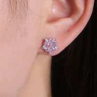 Simple Geometric Flower Shaped Inlaid Zircon Copper Earrings Wholesale sku image 2