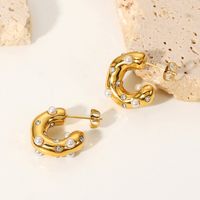 Fashion C-shaped 18k Gold Stainless Steel Hammer Pattern Pearl Inlaid Zircon Women's Earrings main image 3