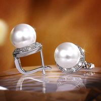 Simple Fashionable Round Zircon Pearl Copper Earrings Wholesale main image 4