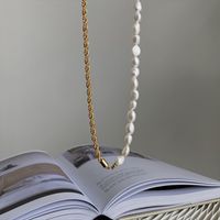 Fashion Freshwater Pearl Stitching Necklace Retro Alloy Clavicle Chain main image 5