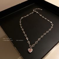 Fashion Diamond-encrusted Heart-shaped Pendant Necklace Retro Alloy Necklace main image 5