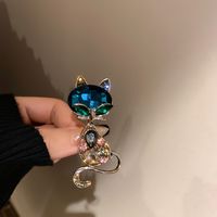 Fashion Kitten Brooch Electroplating Diamond Clothing Alloy Jewelry Female sku image 2
