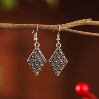 Nouvelles Boucles D&#39;oreilles Rétro En Forme De Diamant Boucles D&#39;oreilles En Gros main image 6