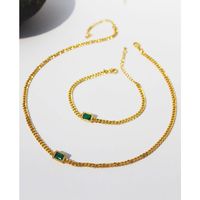 Echt Vergoldetes, Leichtes, Luxuriöses Retro-smaragd-zirkon-kupfer-schlüsselbein-kettenarmband Aus Messing main image 1