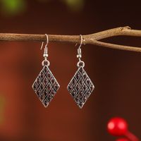 Nouvelles Boucles D&#39;oreilles Rétro En Forme De Diamant Boucles D&#39;oreilles En Gros sku image 5