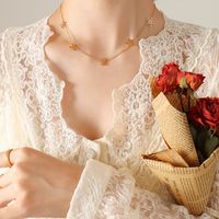New Daisy Flower Simple Titanium Steel Clavicle Necklace sku image 2