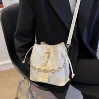 Chain Decorative Bucket Women's New Spring And Summer One-shoulder Messenger Small Bag 19.5*19*13cm main image 5