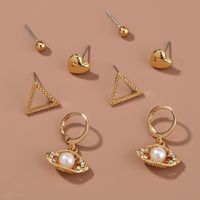 Simple Metal Retro Geometric Inlaid Pearl Earrings Set Wholesale main image 3