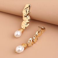 Fashion Retro Special-shaped Metal Baroque Pearl Earrings main image 3