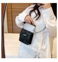 New Fashion Woven One-shoulder Small Square Chain Messenger Bag 14*18*5cm sku image 4