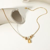 Fashion Stainless Steel Three-dimensionalu-shaped Chain Lock Shape Pendant Necklace main image 4