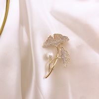 Brooch Alloy Ginkgo Leaf Pearl Micro-encrusted Zircon Suit Jacket Corsage Decoration main image 3