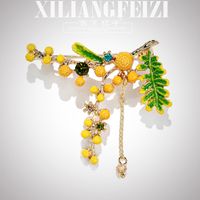 Emaillierter Mimosa-zweig-broschen-mantelknopf Aus Legierung main image 3