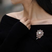 Fashion Diamond Pearl Crystal Sun Flower Alloy Brooch main image 3