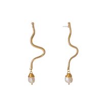 Fashion Simple Inlaid Pearl Metal Curve Drop Earrings Wholesale sku image 1