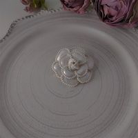 Fashion Pearl Drip Oil Flower Brooch Retro Alloy Clothing Accessories sku image 2