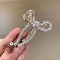 Diamond-encrusted Pearl Bow Grab Clip Hair Accessories sku image 1
