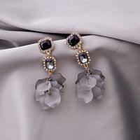 Retro Irregular Acrylic Crystal Black Rose Petal Earrings Wholesale main image 3