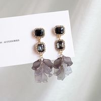 Retro Irregular Acrylic Crystal Black Rose Petal Earrings Wholesale main image 4