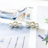 Simple Three Pearls Geometric Metal Stud Earrings Wholesale main image 3