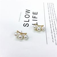 Simple Three Pearls Geometric Metal Stud Earrings Wholesale main image 6