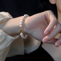 Nueva Pulsera Coreana De Perlas De Agua Dulce, Accesorios De Mano De Aleación Geométrica Para Mujer main image 5