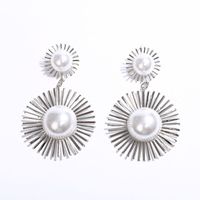 European And American Cross-border Popular Fashion Pearl Earrings Round Metal Hollow Flower Earrings Female Catwalk Style Earrings main image 5